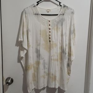 2xl POL cream and light gray blouse